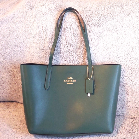 Coach Handbags - LIKE NEW! Coach 😍 Avenue Market Tote - TURQUOISE!